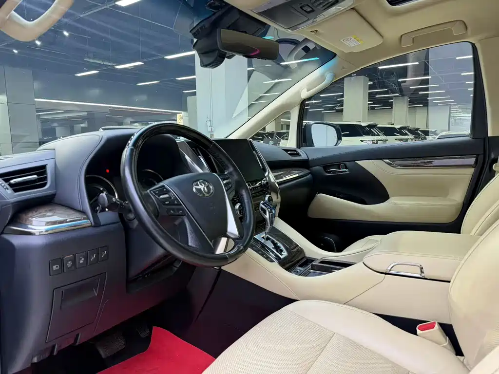 Toyota Vellfire — миниатюра 4