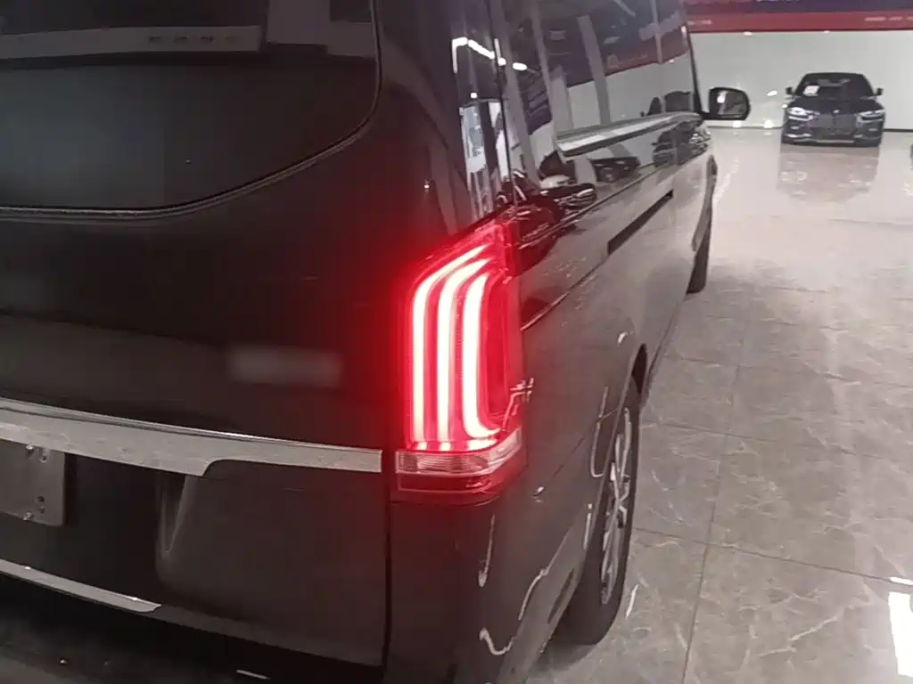 Mercedes-Benz V-Class — миниатюра 8