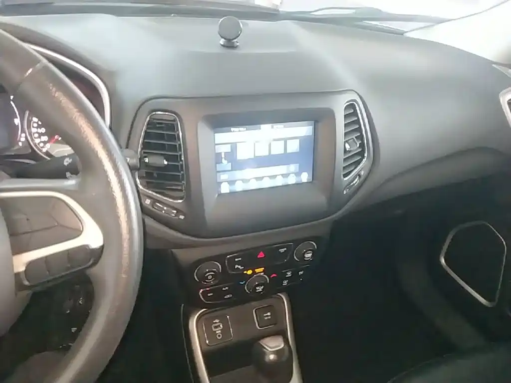Jeep Compass — миниатюра 13