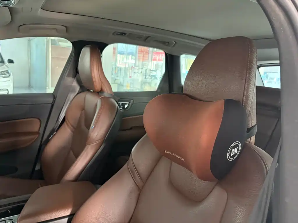 Volvo XC60 — миниатюра 7