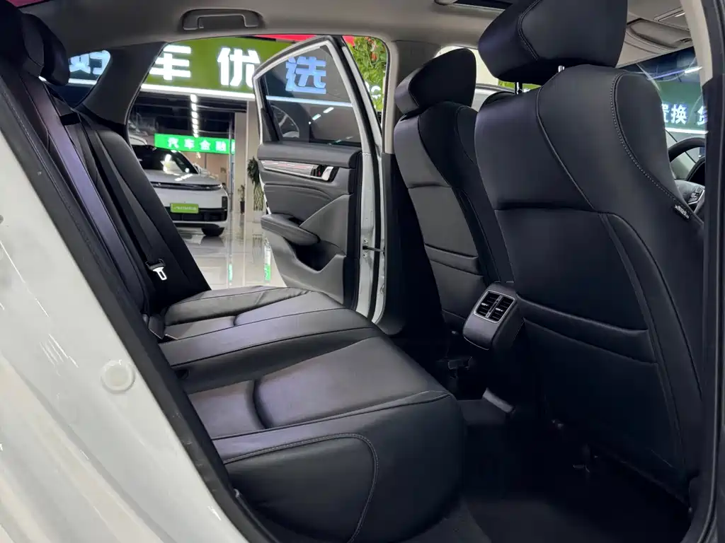 Honda Accord — миниатюра 18