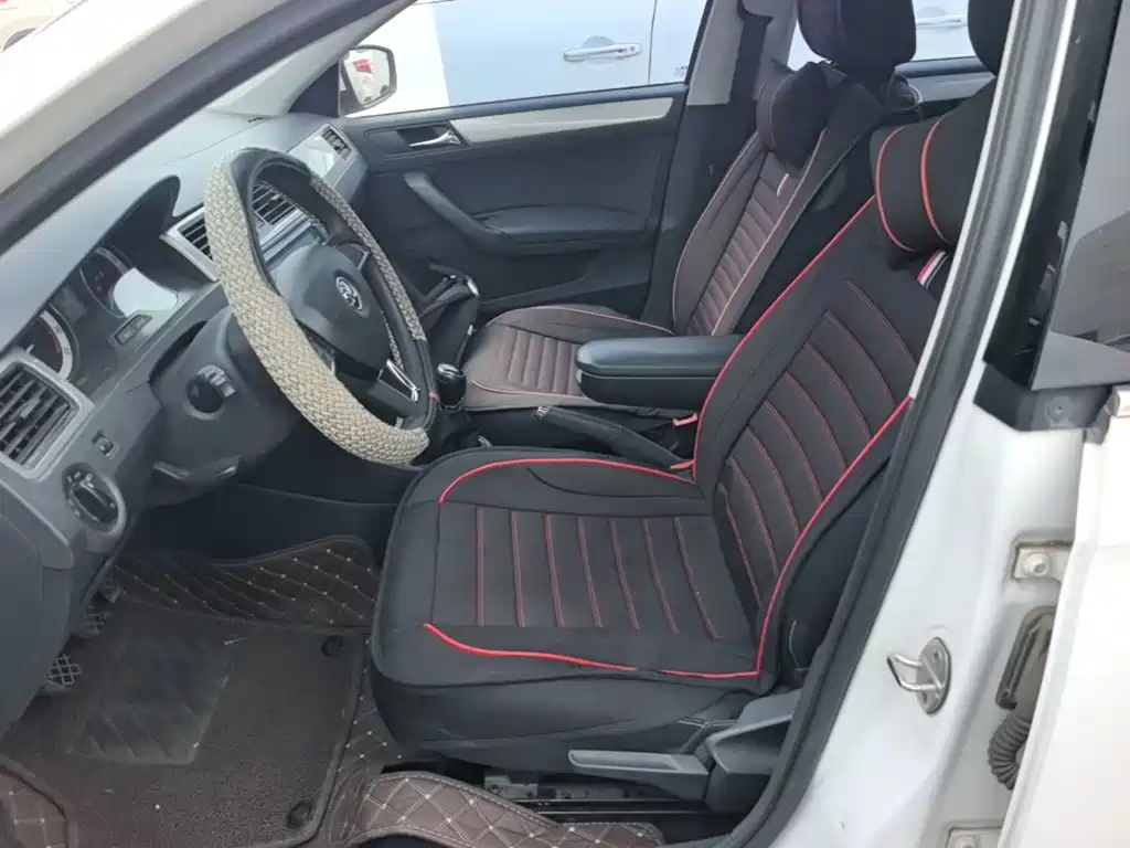 Skoda Rapid — миниатюра 15