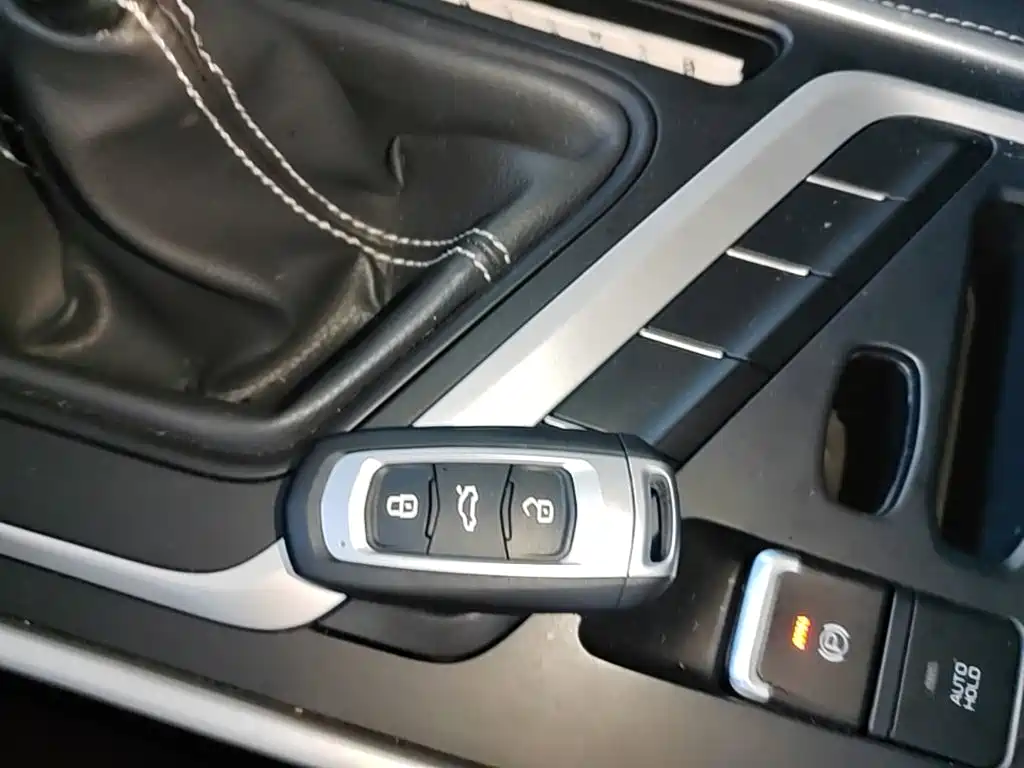Geely Vision X6 — миниатюра 9