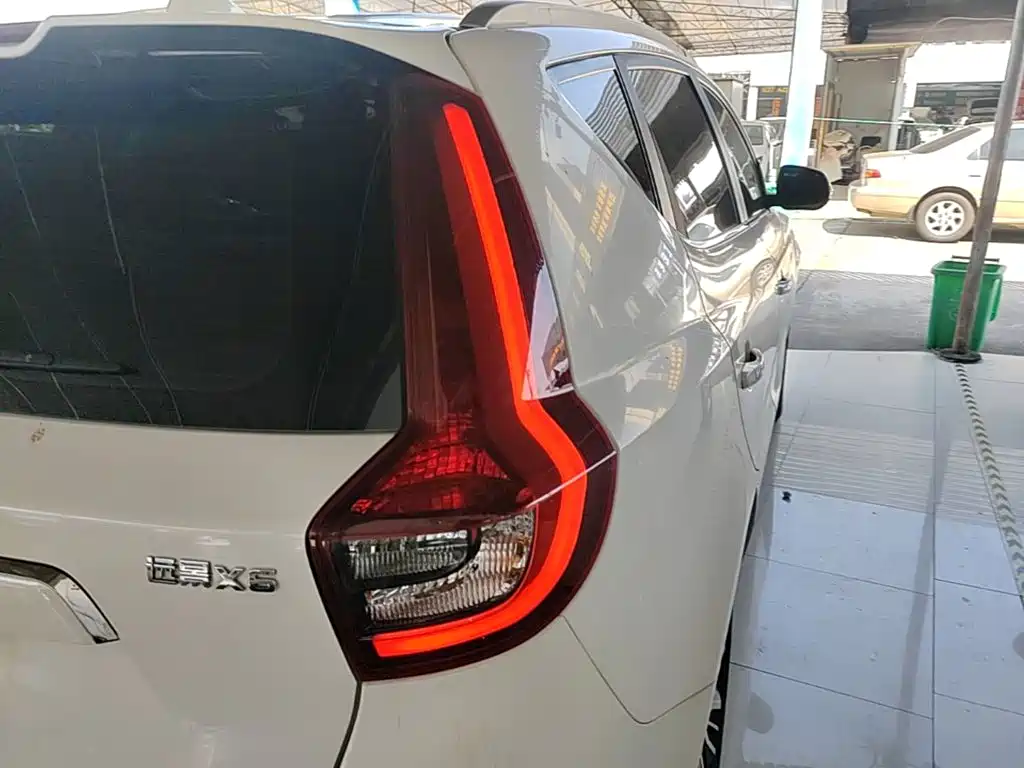 Geely Vision X6 — миниатюра 8