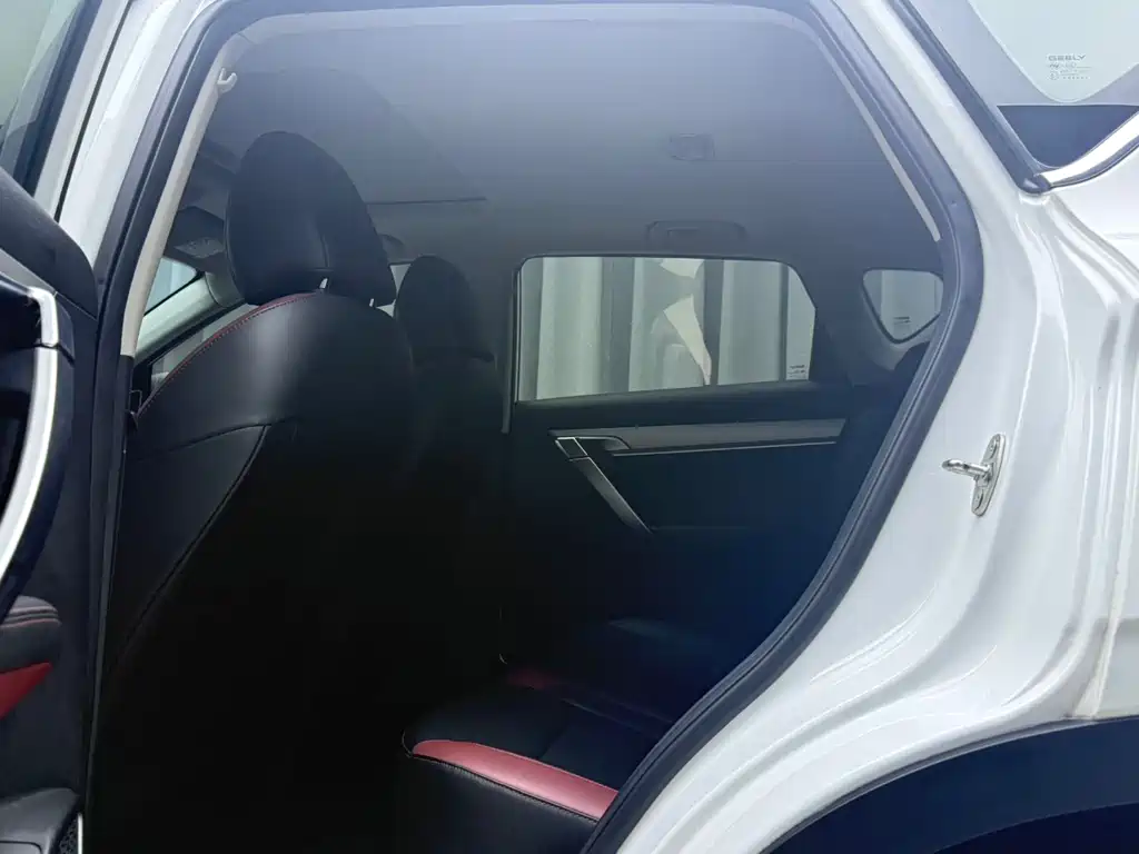 Geely Binyue — миниатюра 16