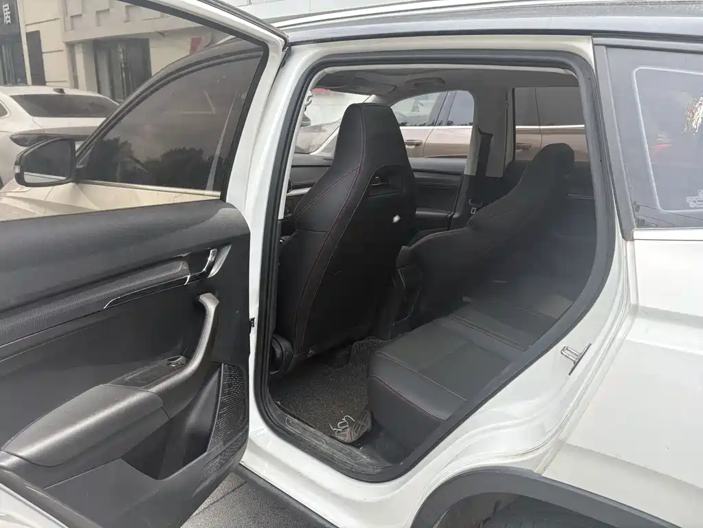 Skoda Kamiq GT TSI230 DSG Flagship Edition, фото 4