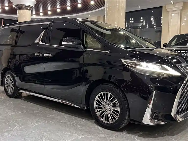 Toyota Vellfire — миниатюра 3