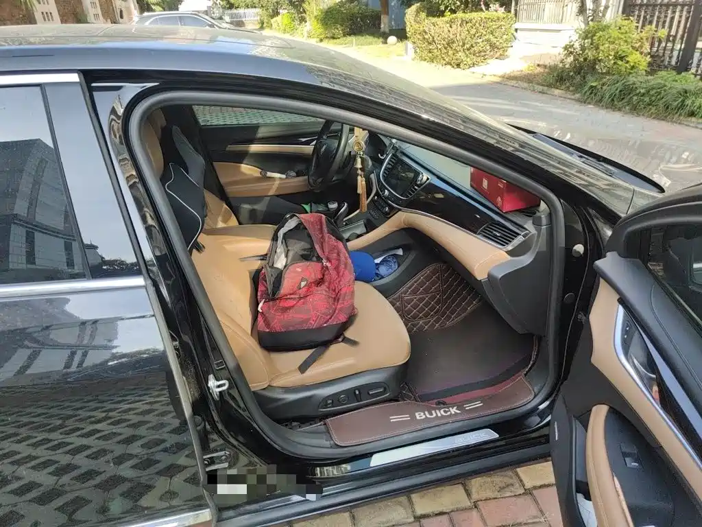 Buick LaCrosse — миниатюра 18