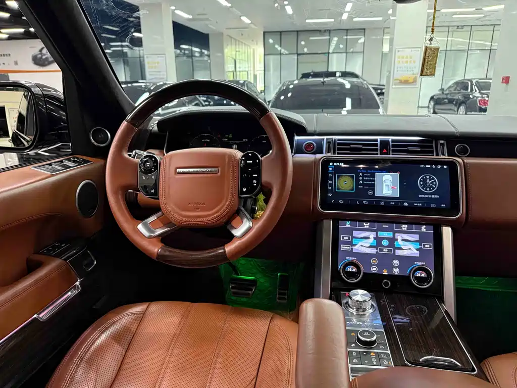 Land Rover Range Rover — миниатюра 18