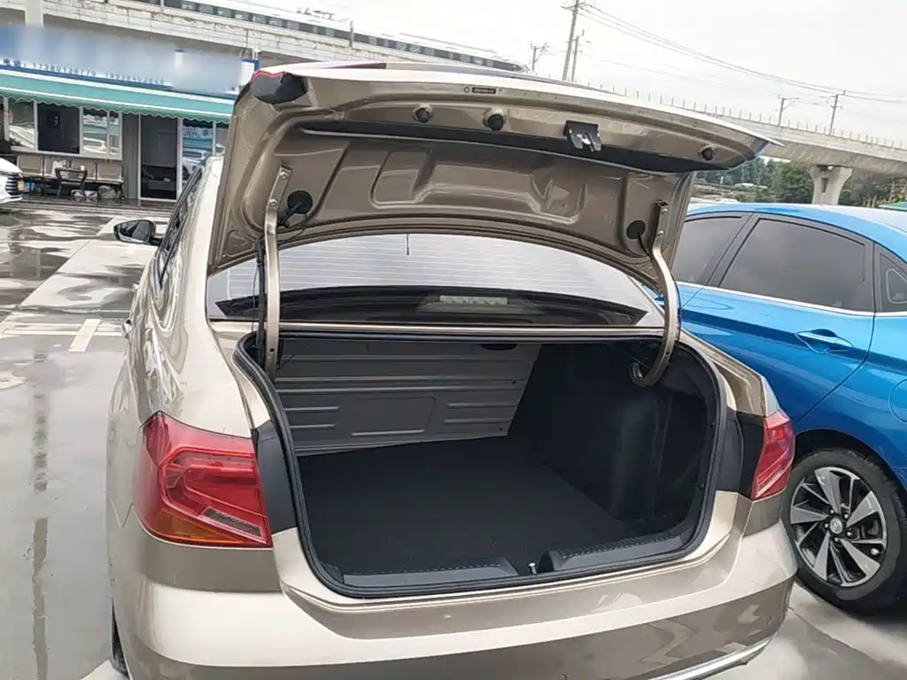 Volkswagen Jetta — миниатюра 19