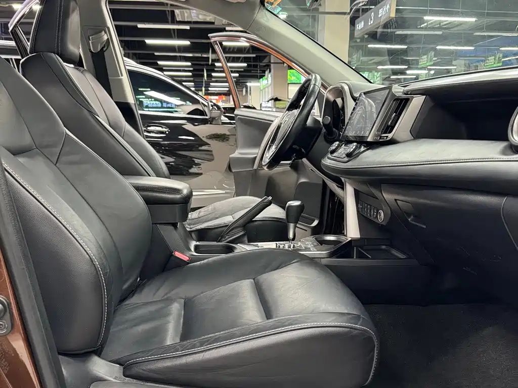 Toyota RAV4 — миниатюра 18