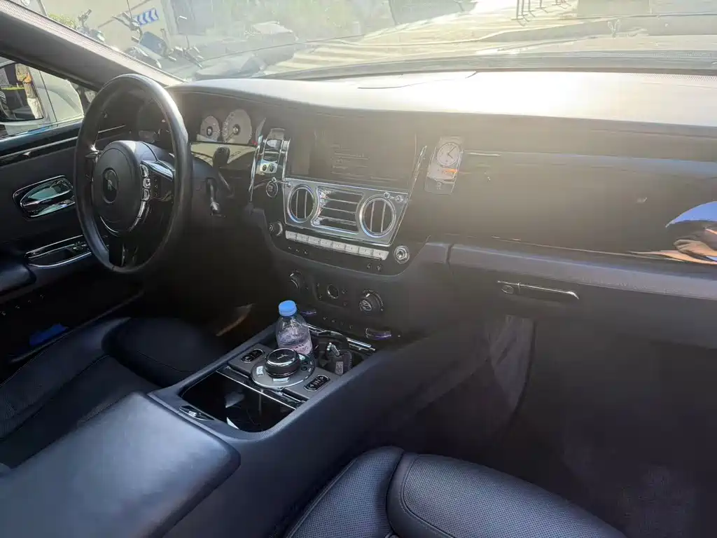 Rolls-Royce Ghost — миниатюра 6