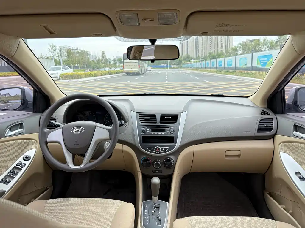 Hyundai Verna — миниатюра 13