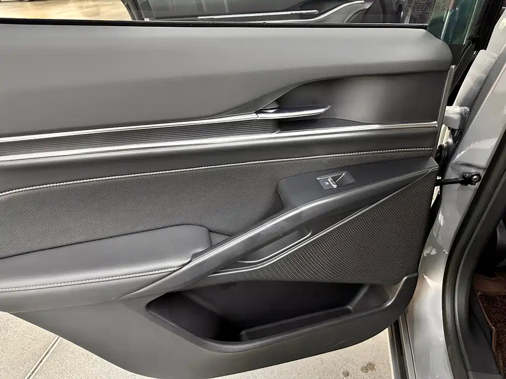Ford Mondeo — миниатюра 14