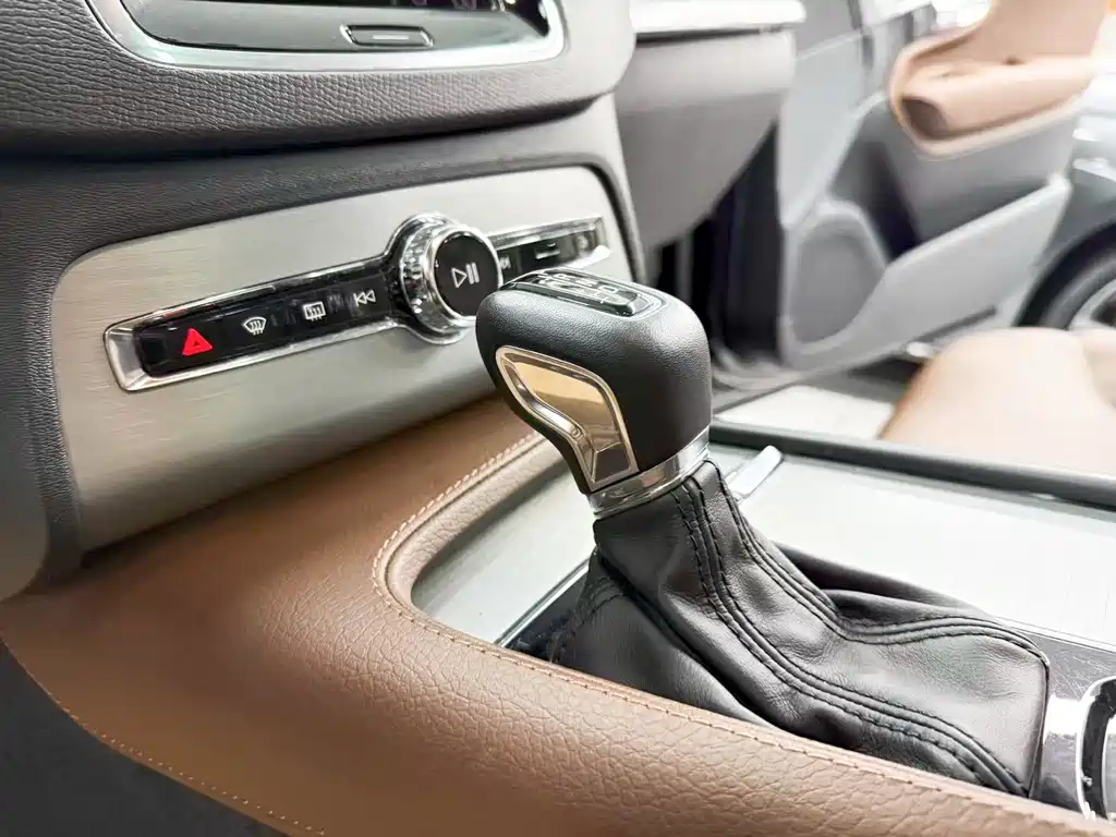 Volvo XC90 — миниатюра 12