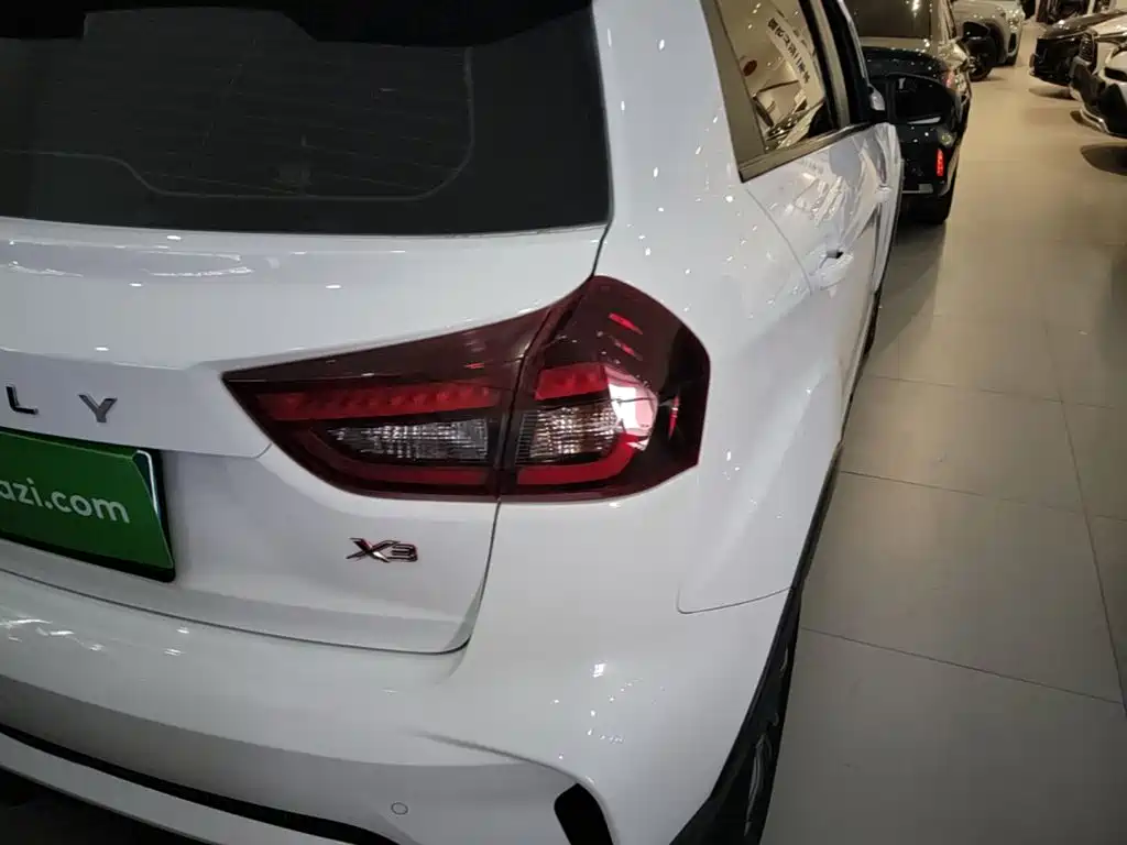 Geely Vision X3 — миниатюра 8