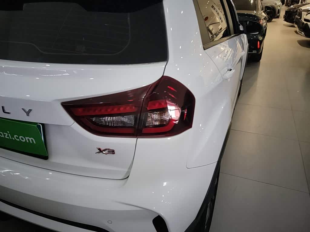 Geely Vision X3 1.5 л 2021 г. Белый, пробег 19900 км