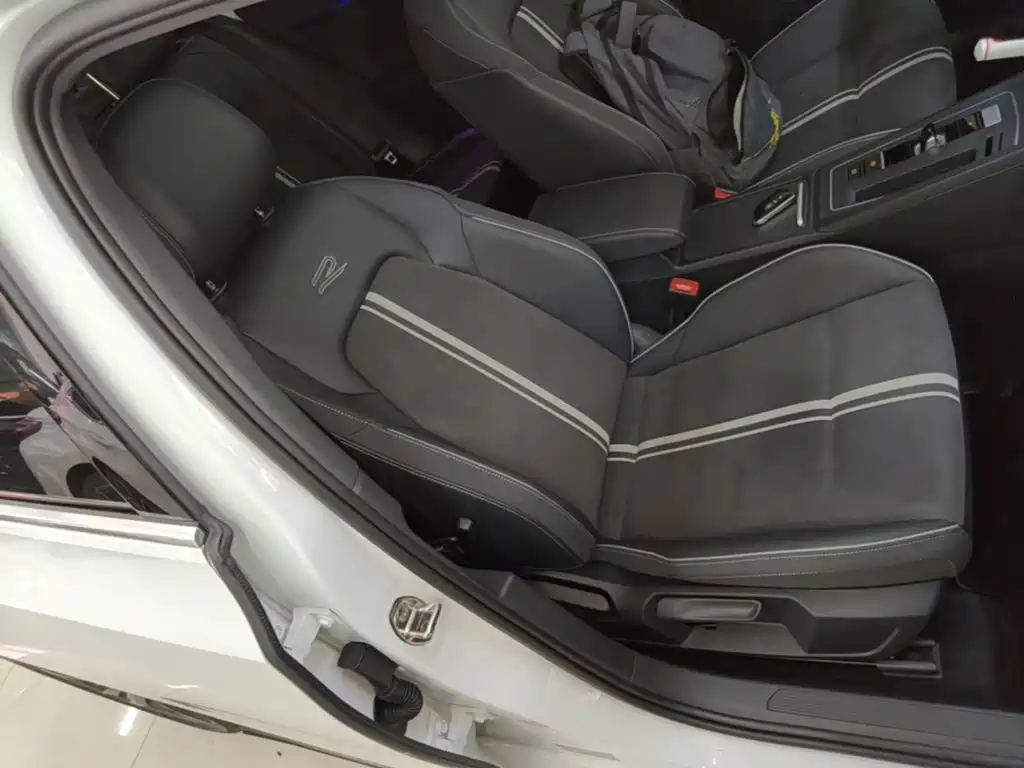 Volkswagen Golf — миниатюра 25