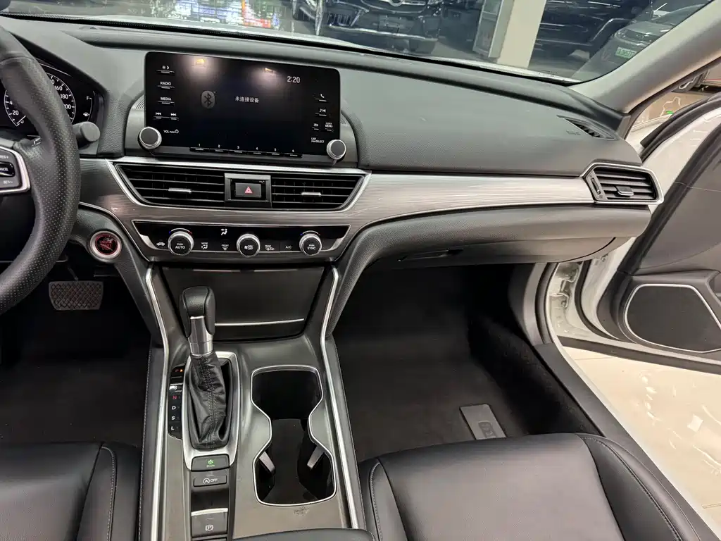 Honda Accord — миниатюра 12