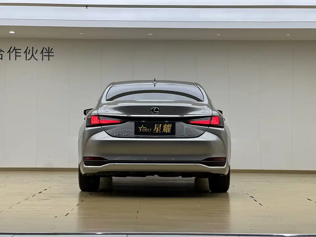Lexus ES — миниатюра 21