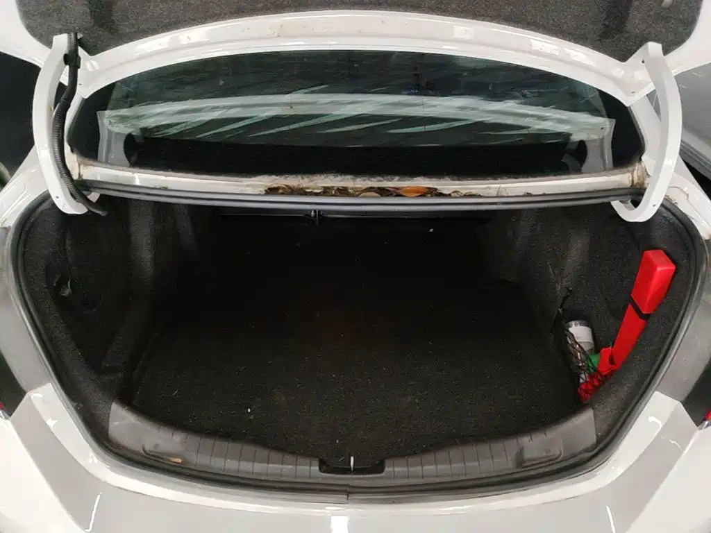 Chevrolet Cruze — миниатюра 19