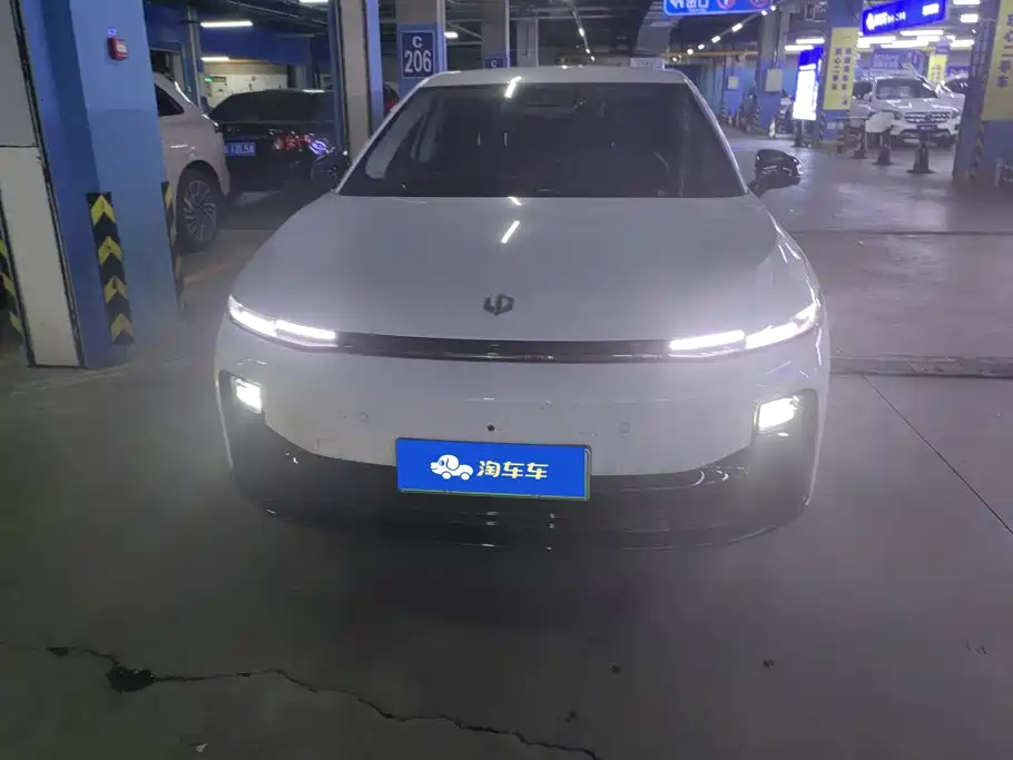 Leapmotor Leapmotor B01 — миниатюра 2