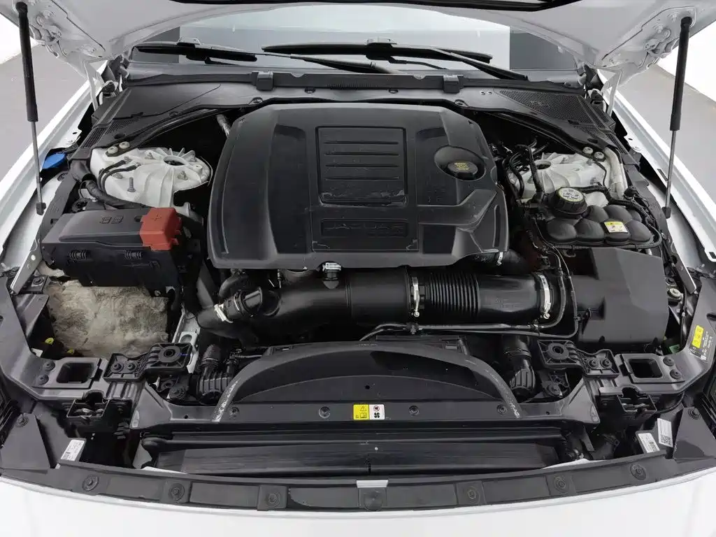 Jaguar XEL — миниатюра 6