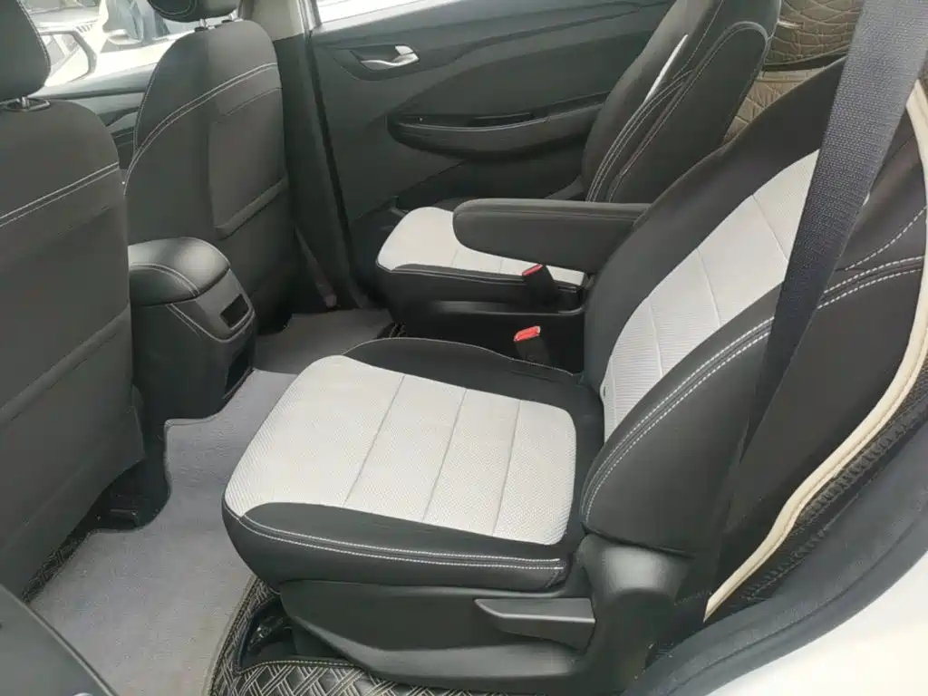 Wuling Hongguang S3 — миниатюра 17