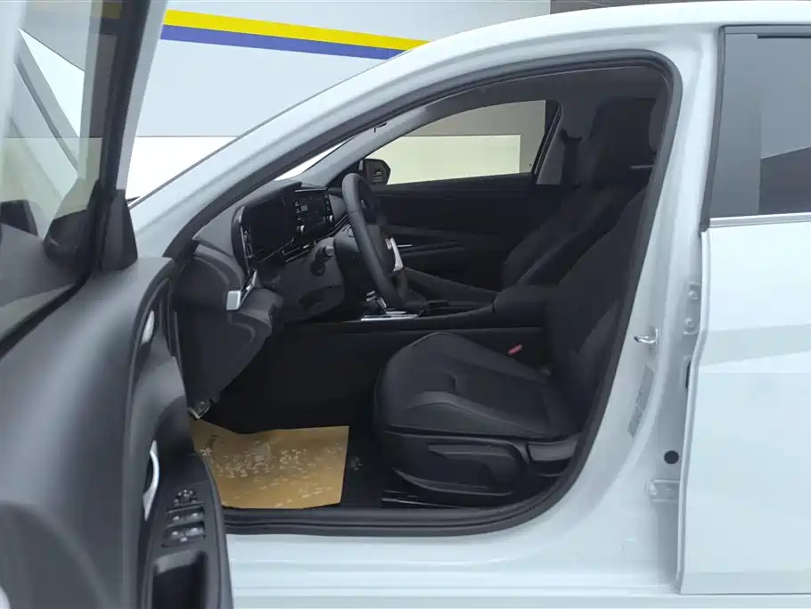 Hyundai Elantra 2023 1.5L CVT GLX Elite
