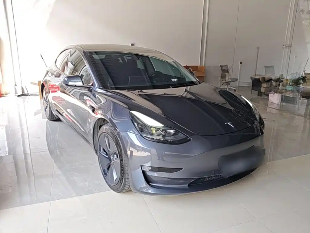 Tesla Model 3 — миниатюра 4