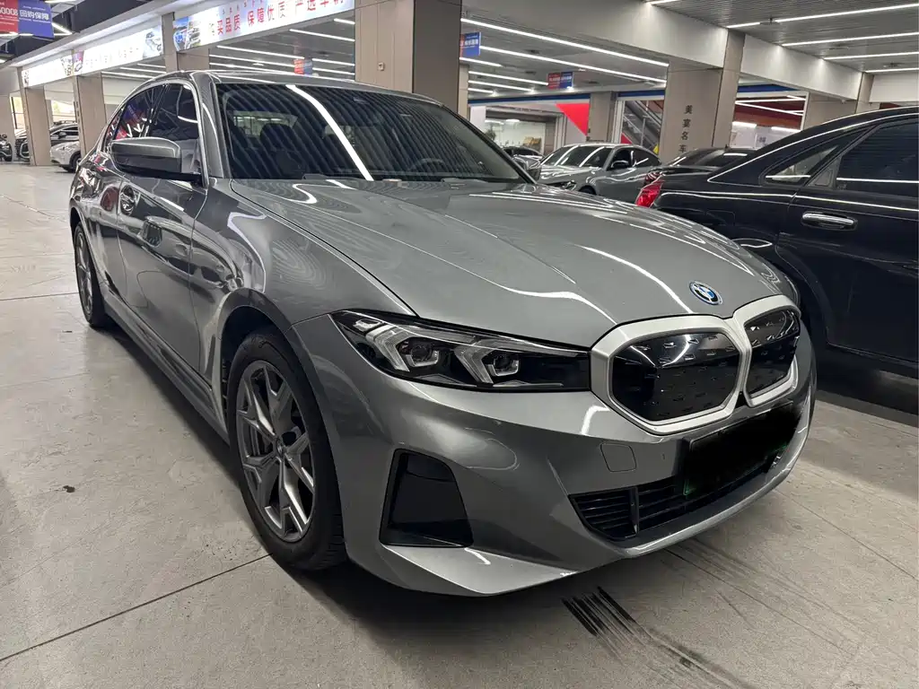 BMW i3 2022 eDrive 35 L