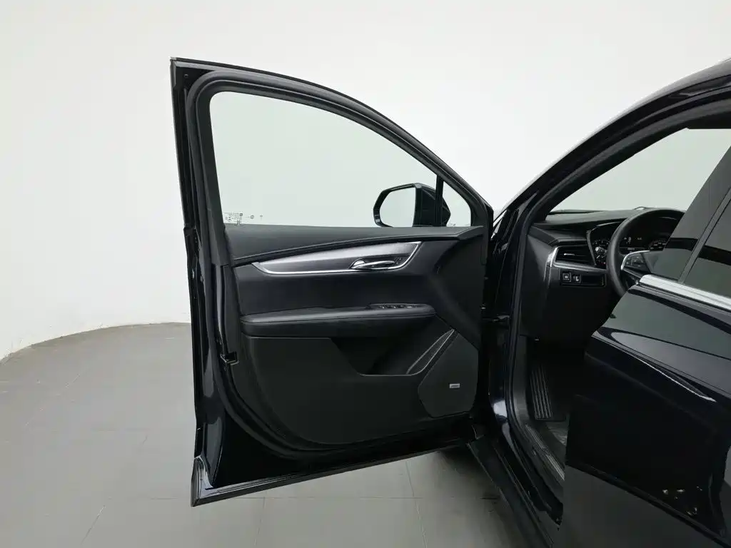 Cadillac XT5 — миниатюра 8