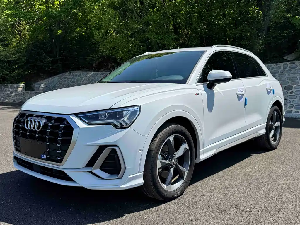 Купить Audi Q3