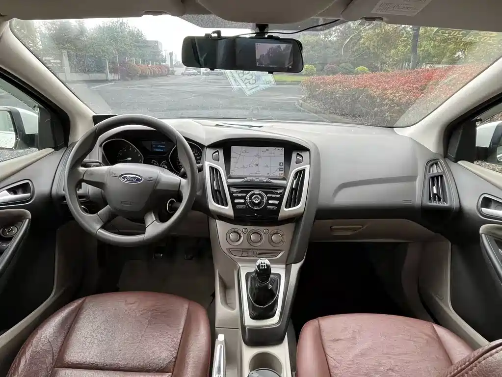 Ford Focus Sedan 1.6L Manual Comfort Type, фото 10