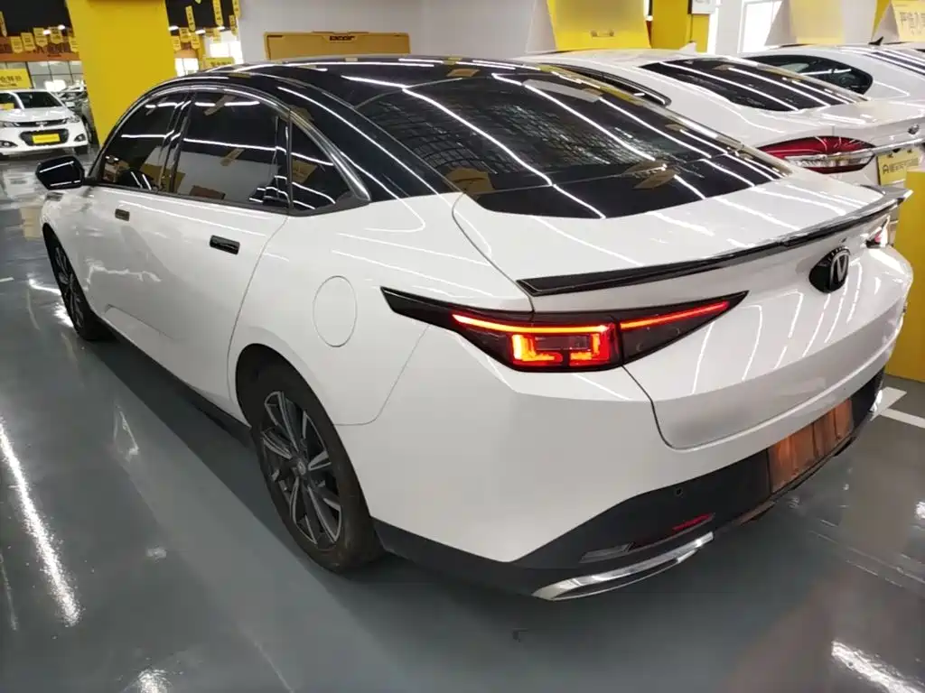 Changan Eado — миниатюра 5