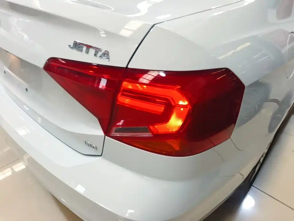 Volkswagen Jetta — миниатюра 8