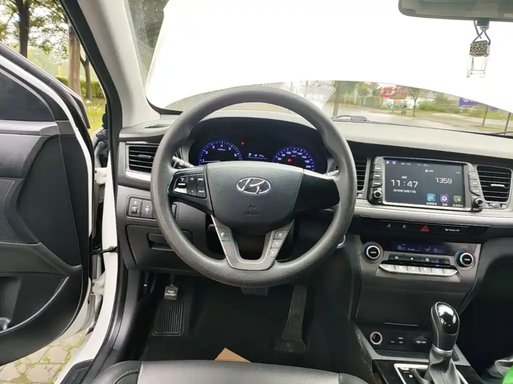 Hyundai Mistra — миниатюра 11