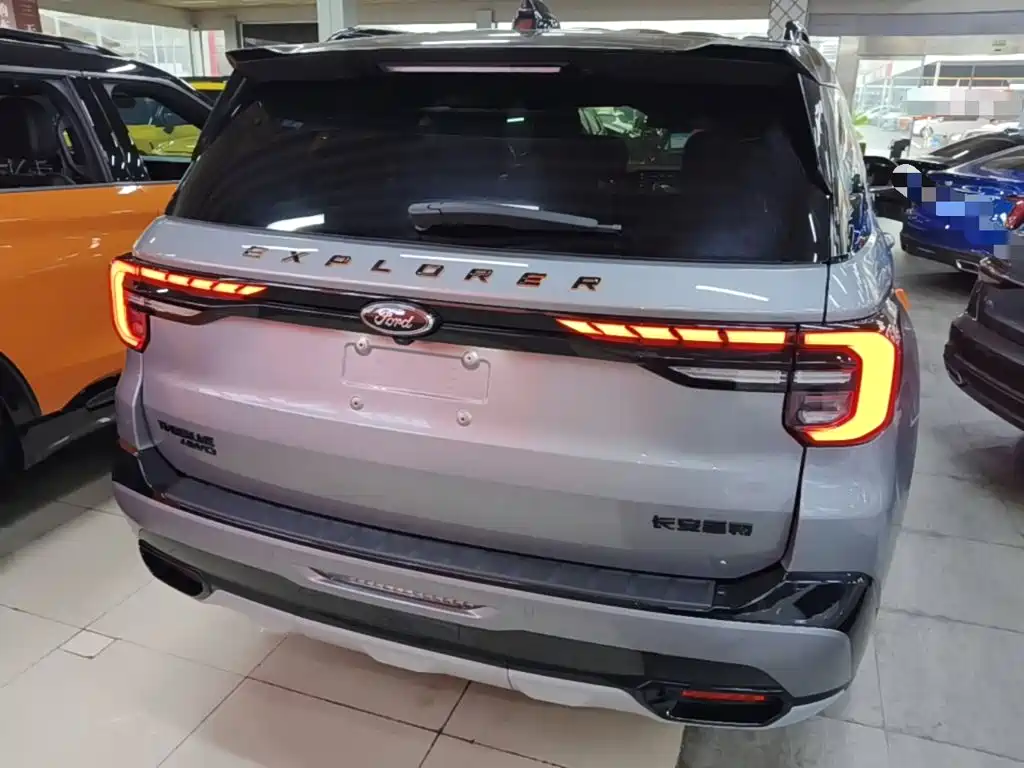 Ford Explorer — миниатюра 6