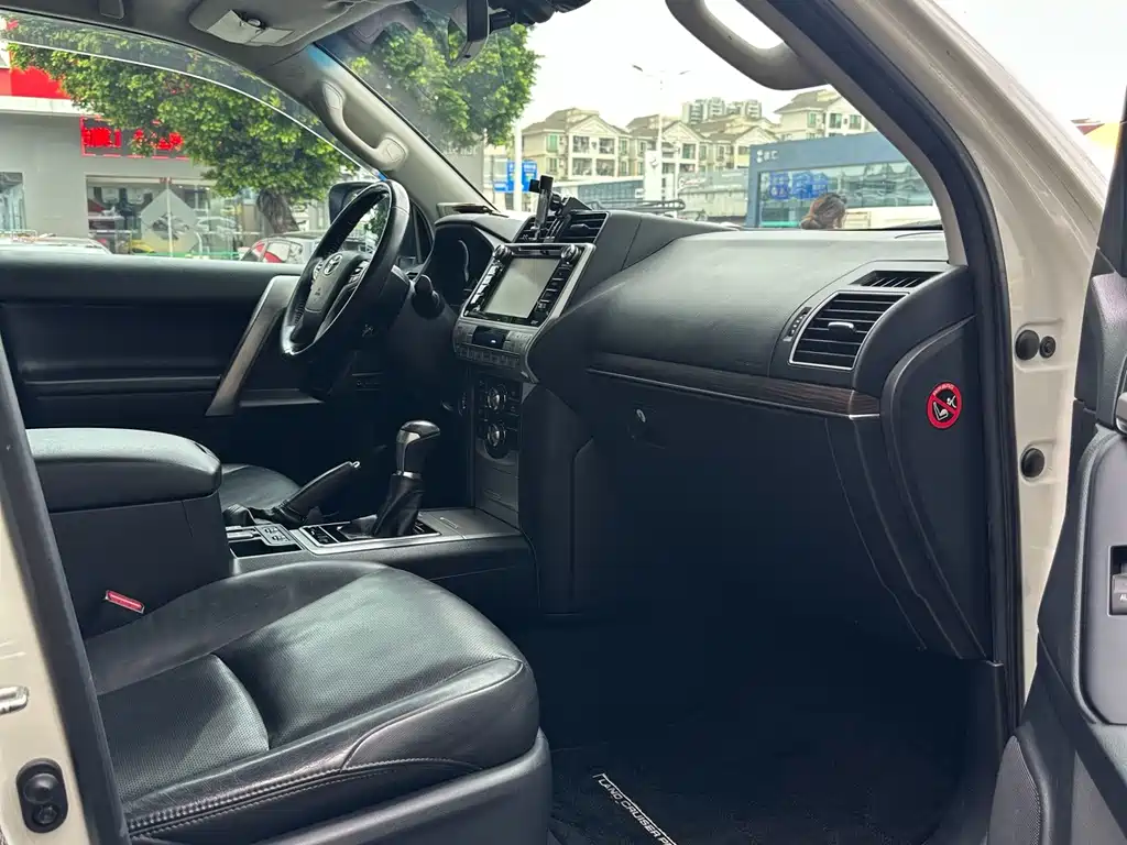 Toyota Prado — миниатюра 8