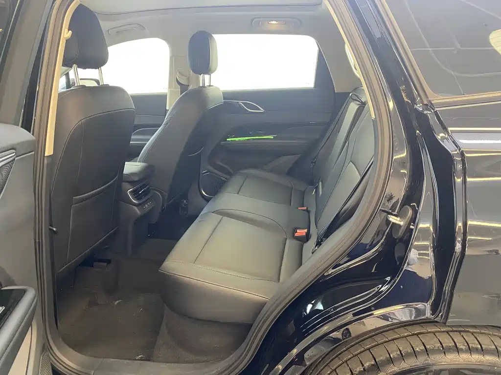 Hongqi Hongqi HS3 PHEV — миниатюра 7
