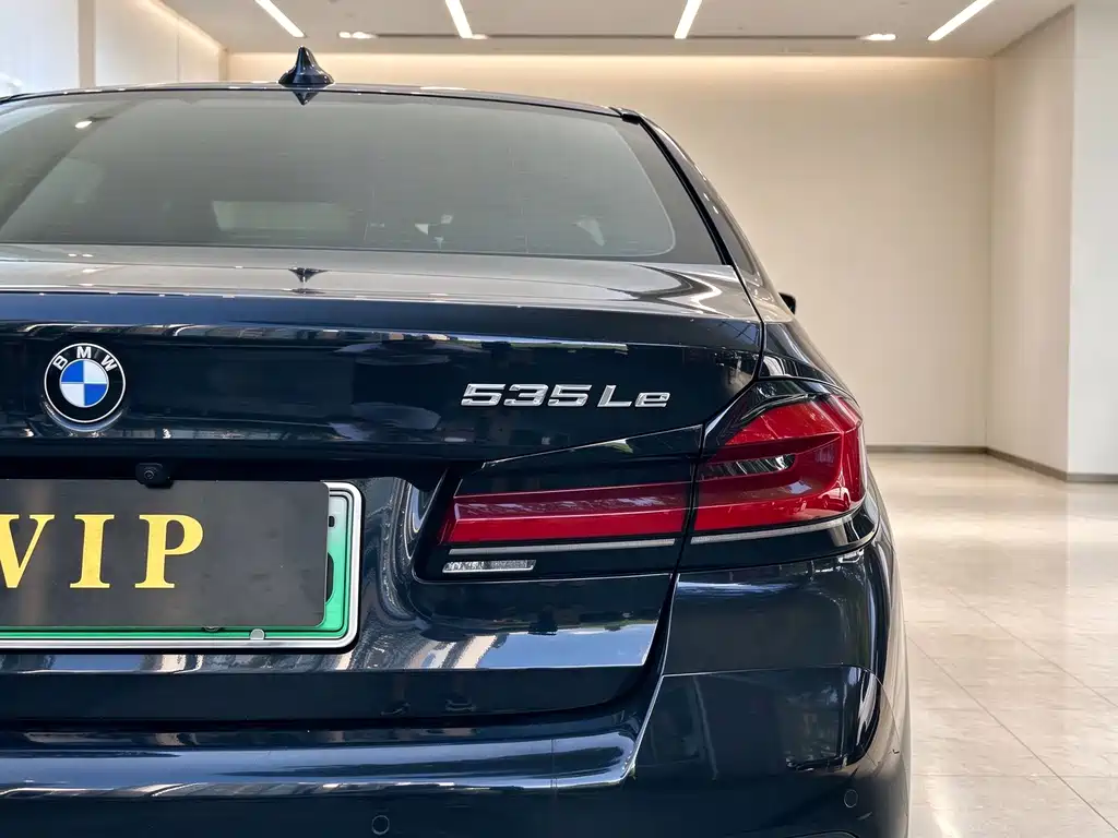 BMW 5 Series New Energy — миниатюра 22
