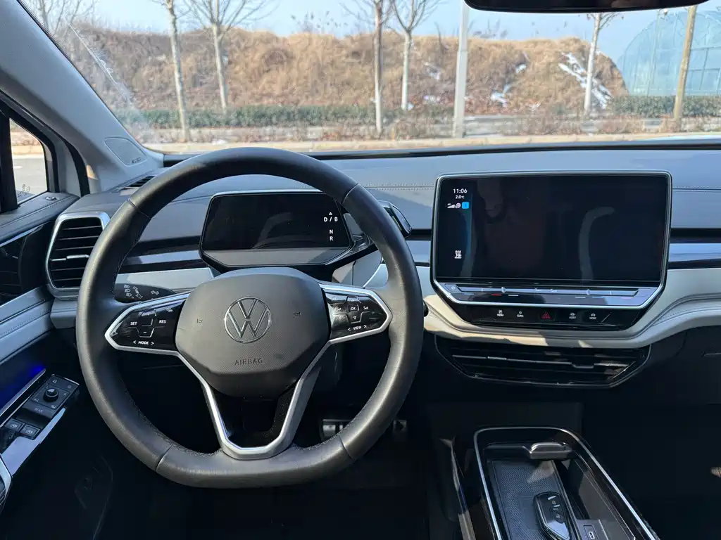 VOLKSWAGEN ID.6 CROZZ