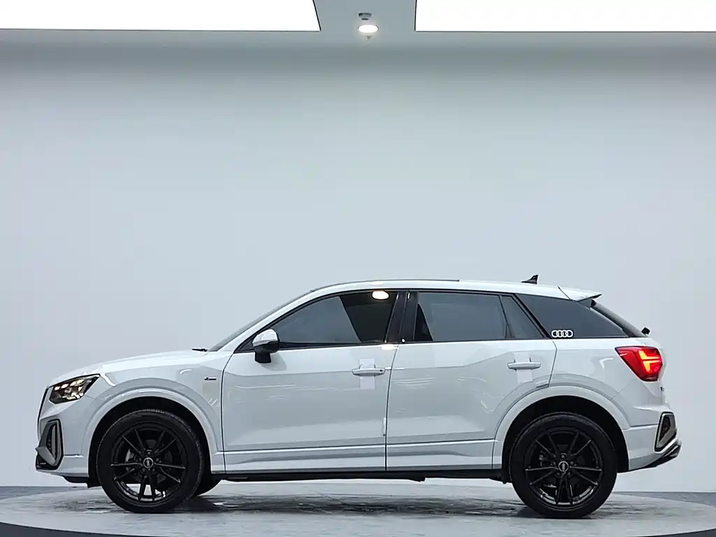 Audi Q2L 2022 35 TFSI