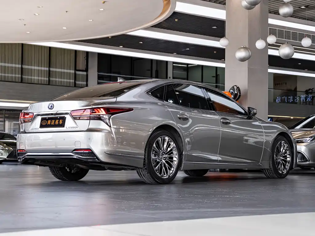 Lexus LS — миниатюра 3