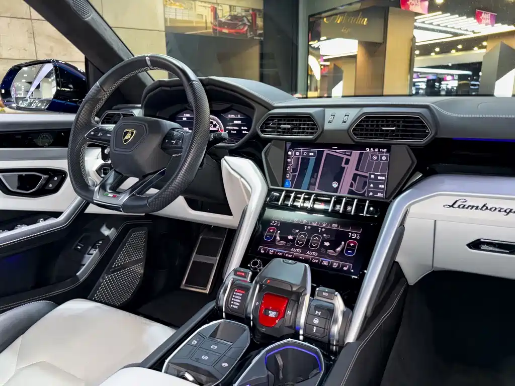 Lamborghini Urus — миниатюра 20