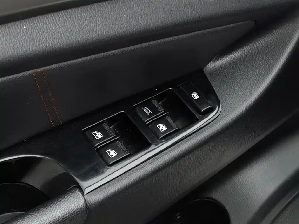 Changan Oshan A600 A600 2016 1.5L MT Luxury 7 мест