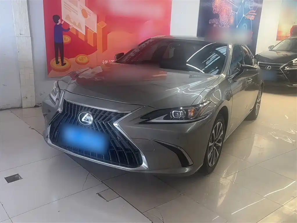 Lexus ES 2023