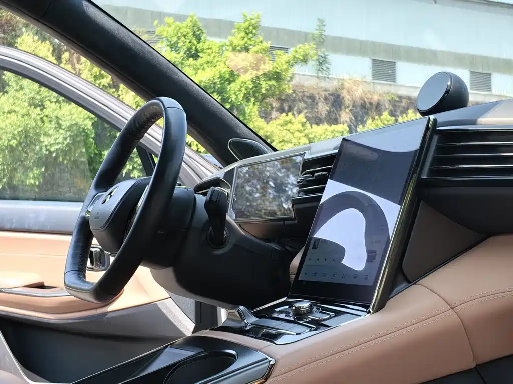 NIO ES8 — миниатюра 16