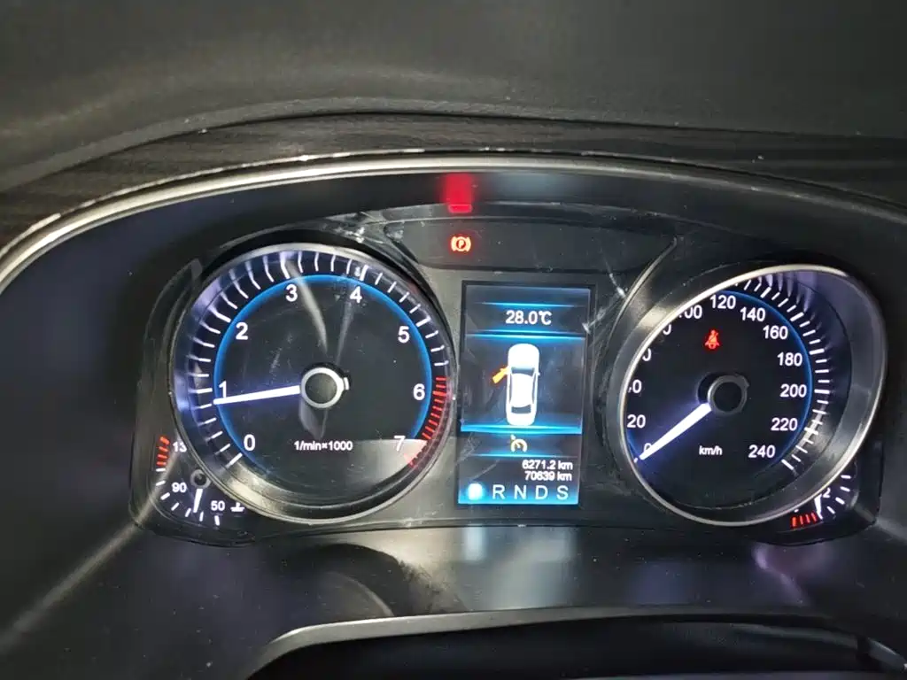Hongqi Hongqi H7 — миниатюра 12