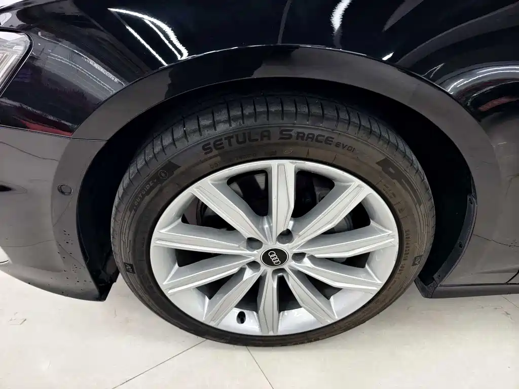 Audi A6L — миниатюра 10